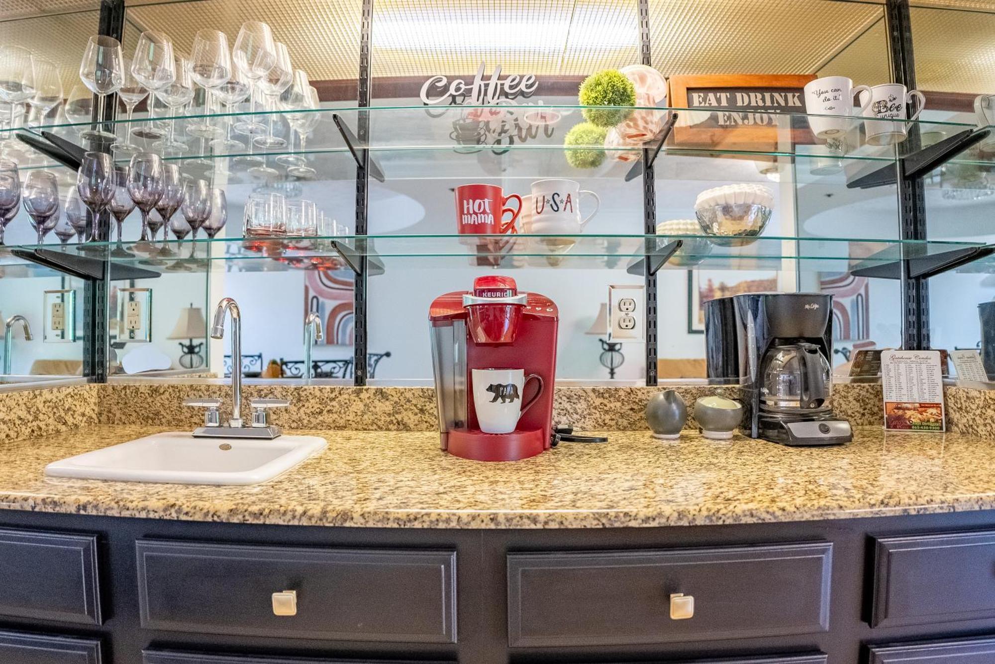 Luxurious Condo, Pool, Fireplace, Hiking Gatlinburg Exterior foto