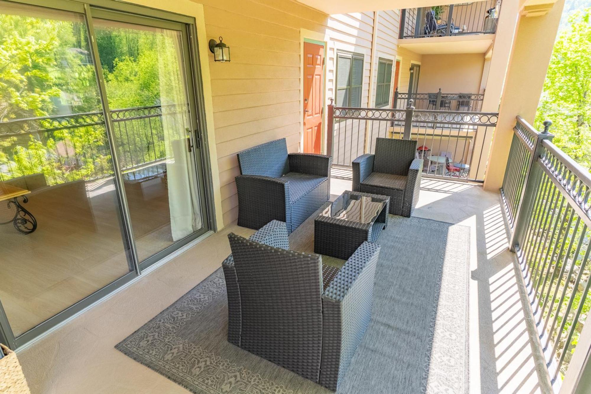 Luxurious Condo, Pool, Fireplace, Hiking Gatlinburg Exterior foto