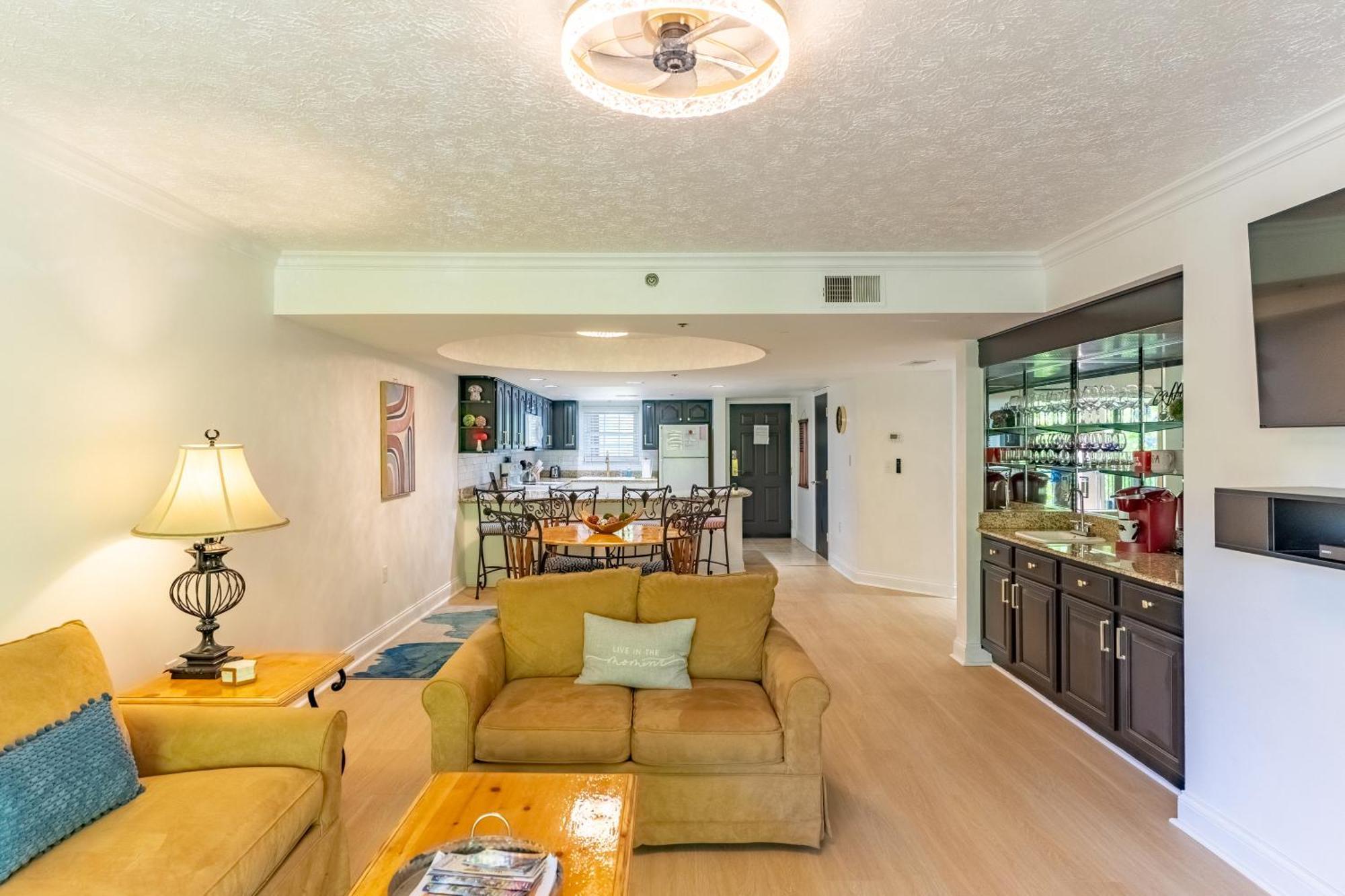 Luxurious Condo, Pool, Fireplace, Hiking Gatlinburg Exterior foto