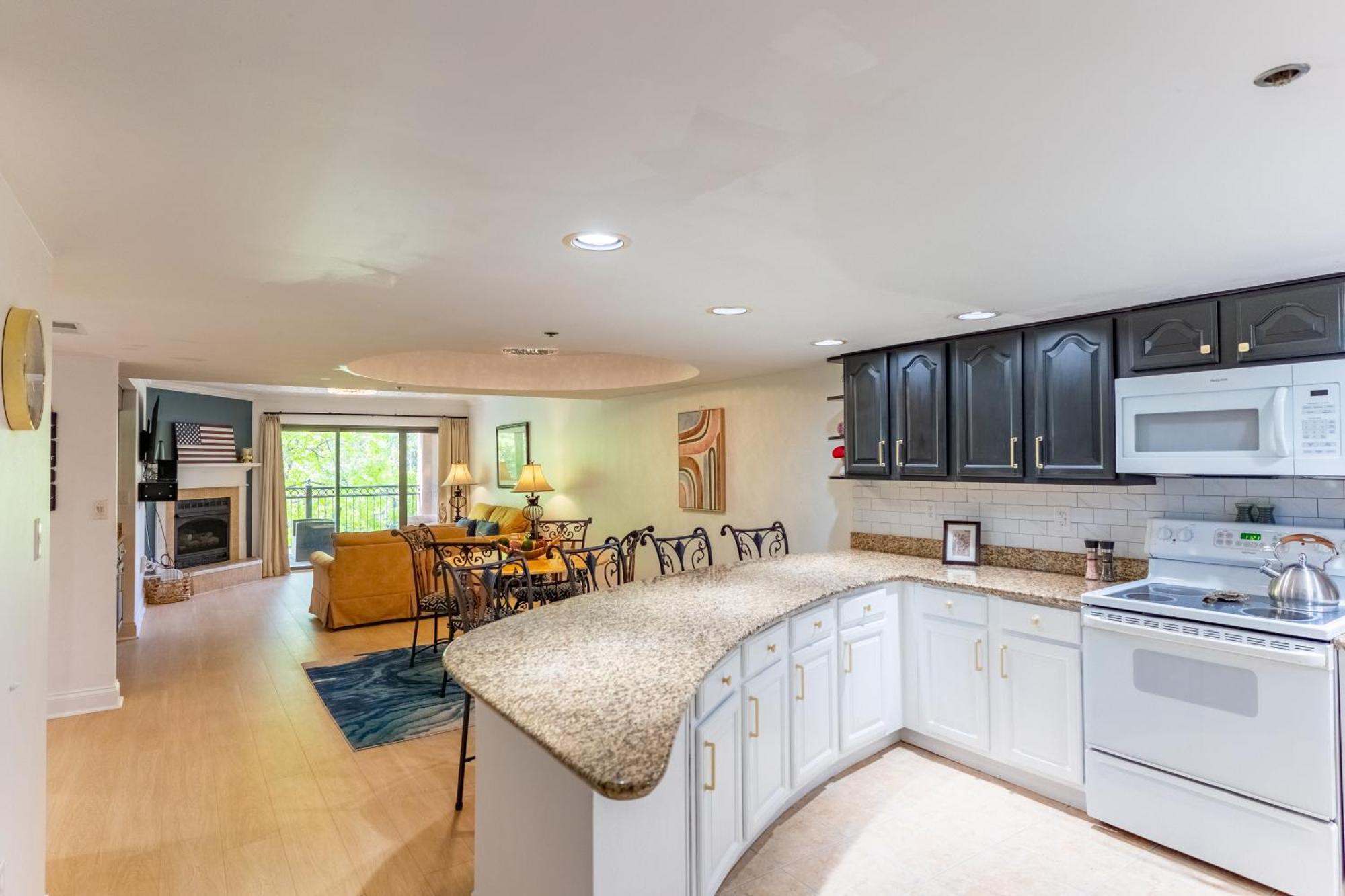 Luxurious Condo, Pool, Fireplace, Hiking Gatlinburg Exterior foto